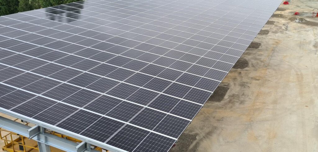 Installation d'ombrière solaire